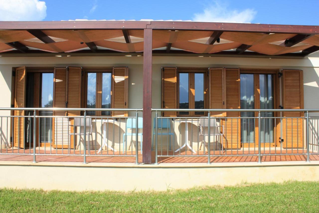 Niriides Luxury Villas Метоні Екстер'єр фото