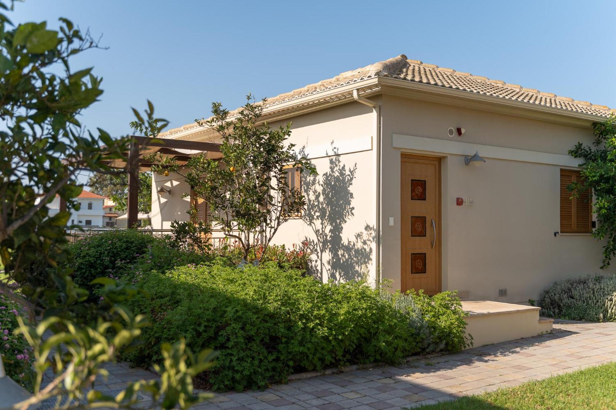 Niriides Luxury Villas Метоні Екстер'єр фото