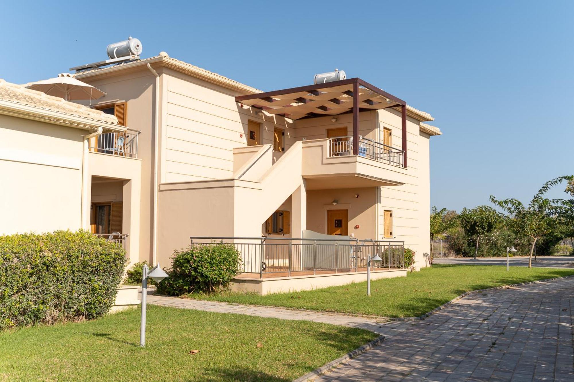 Niriides Luxury Villas Метоні Екстер'єр фото