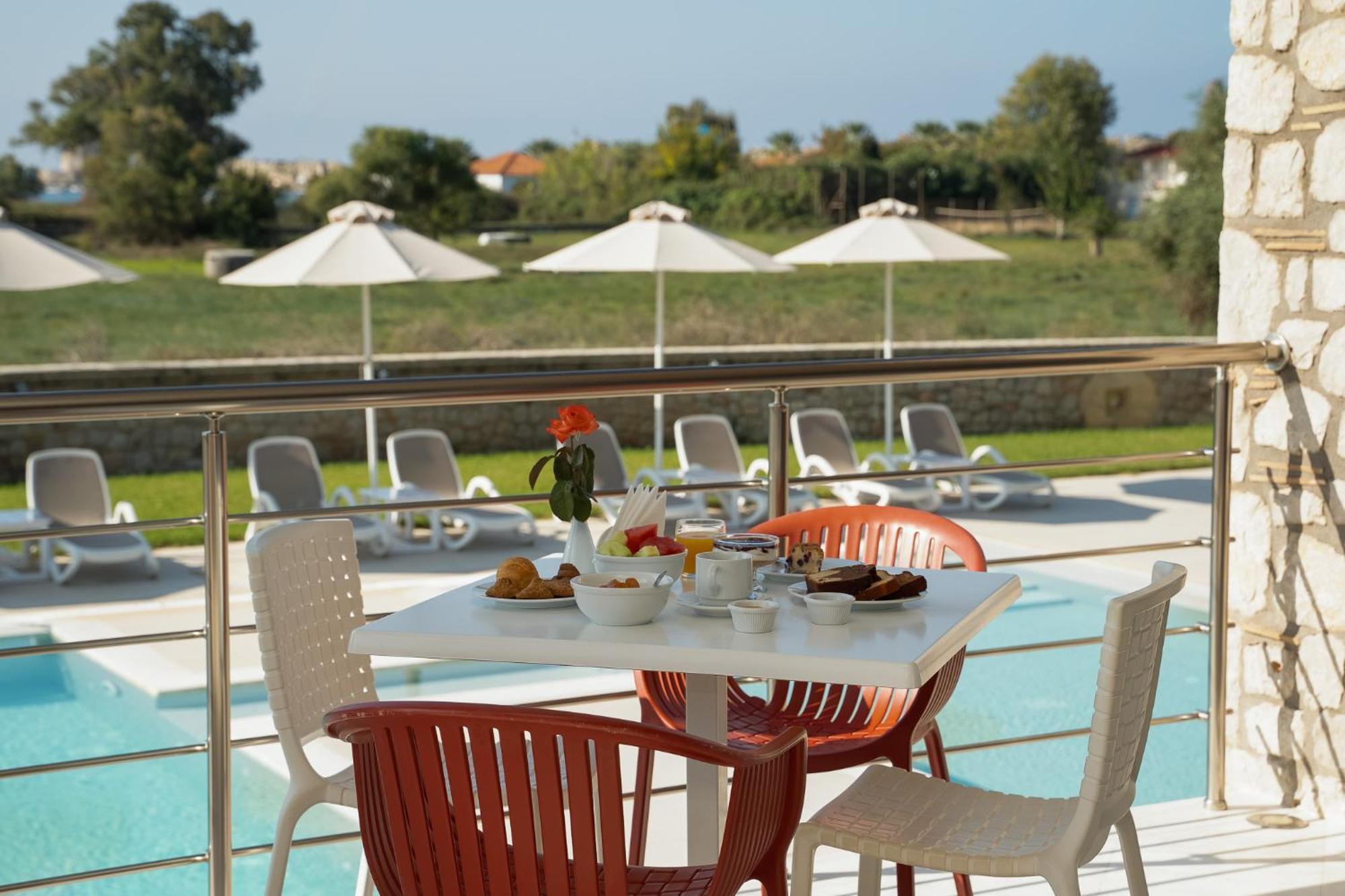 Niriides Luxury Villas Метоні Екстер'єр фото