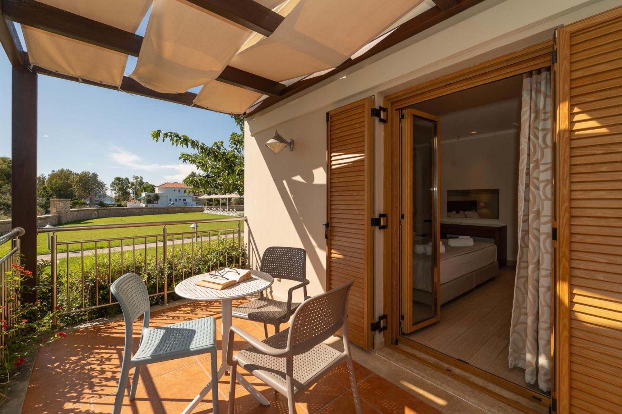 Niriides Luxury Villas Метоні Екстер'єр фото
