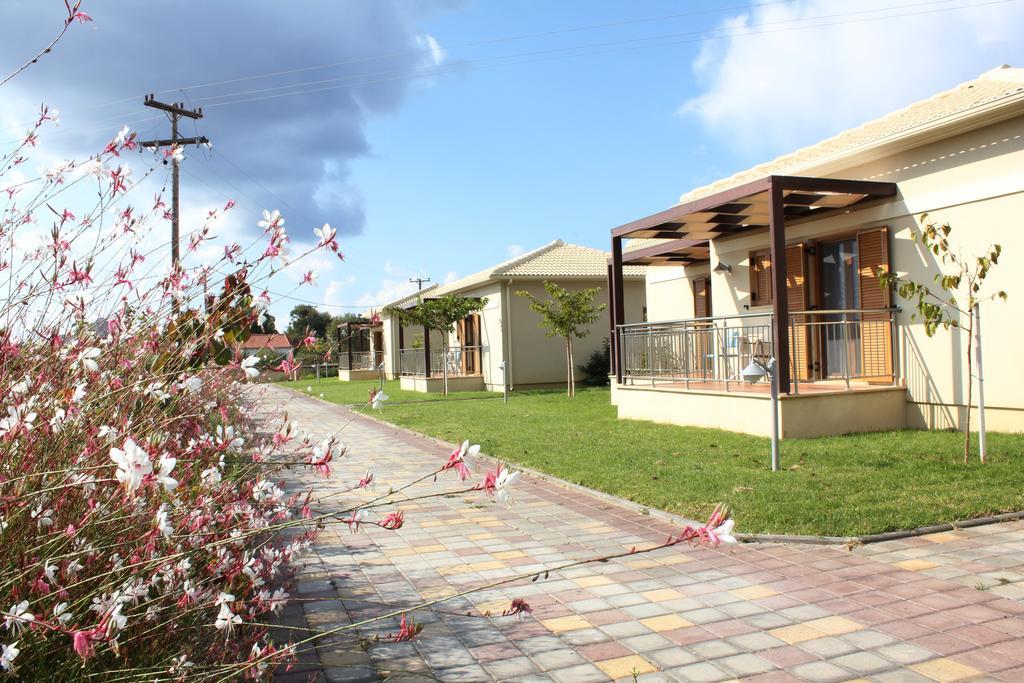 Niriides Luxury Villas Метоні Екстер'єр фото