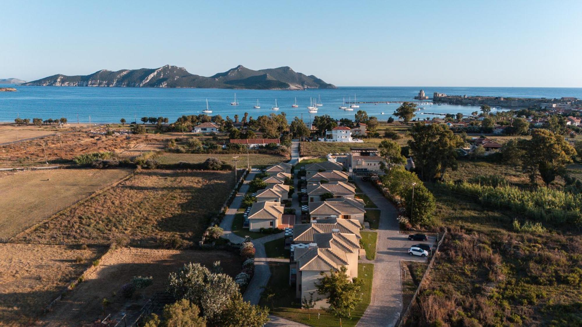 Niriides Luxury Villas Метоні Екстер'єр фото