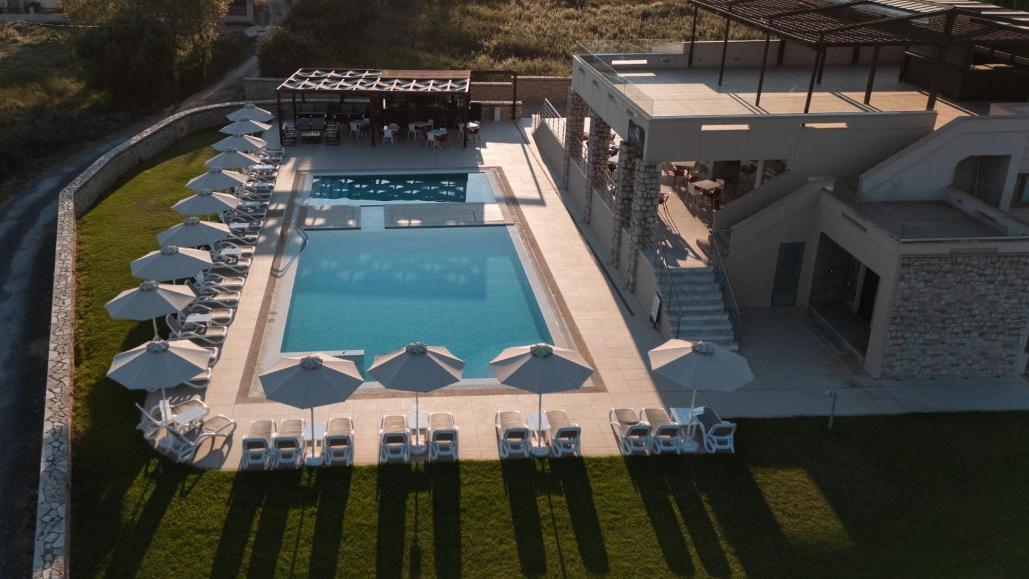 Niriides Luxury Villas Метоні Екстер'єр фото