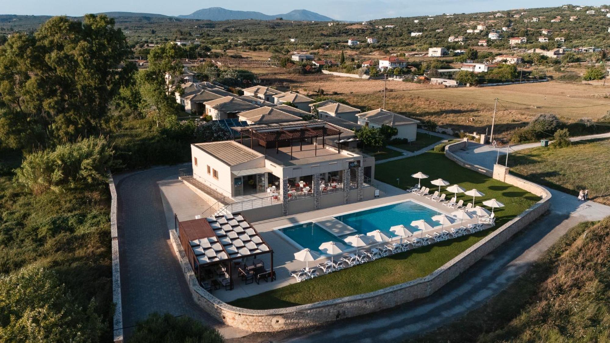 Niriides Luxury Villas Метоні Екстер'єр фото